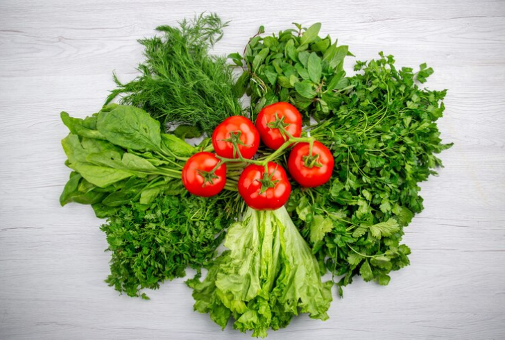 7 Antioxidant Foods for Glowing Skin - Leafy Greens